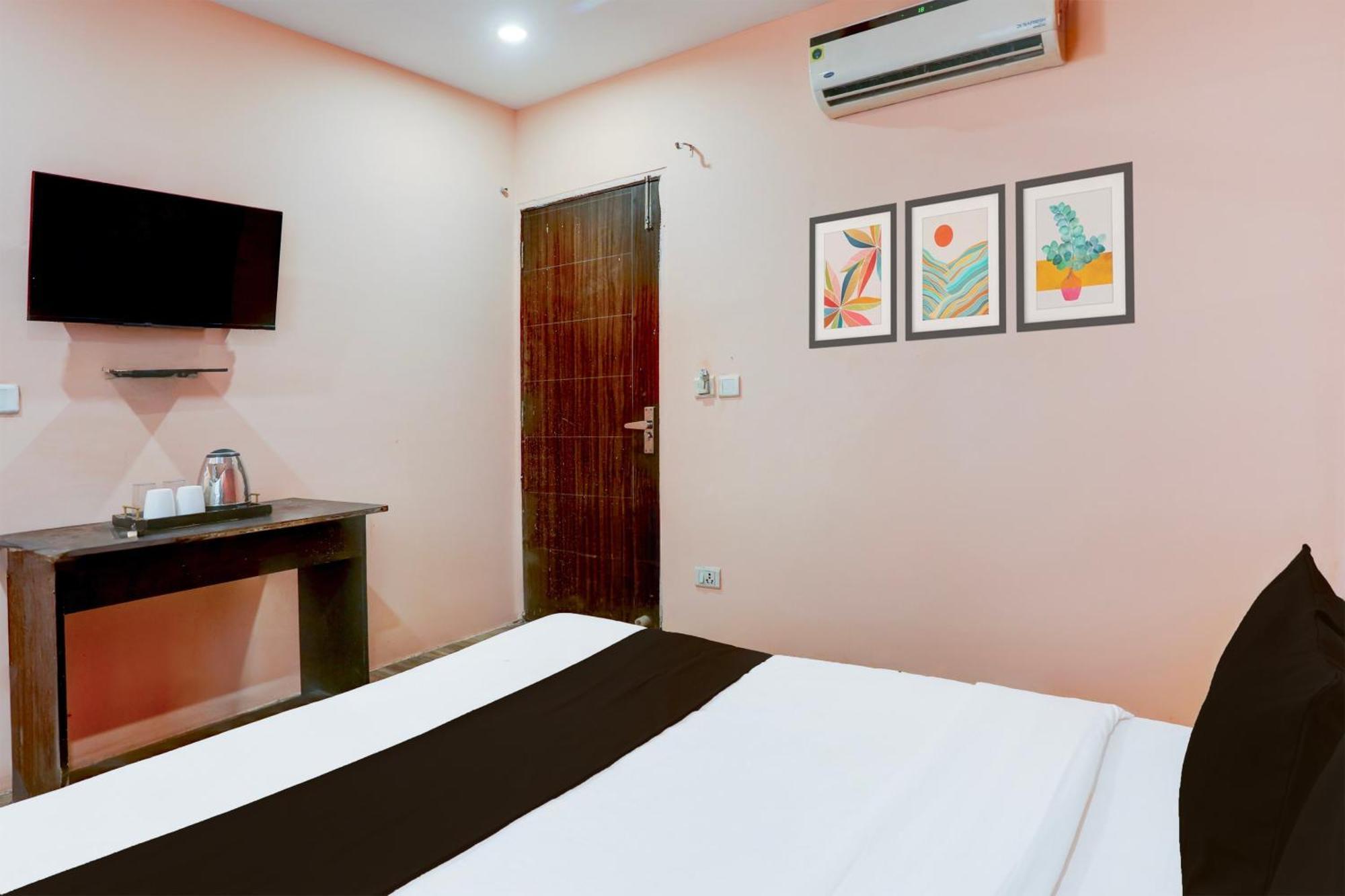 Super Hotel O S J Residency 德里 外观 照片