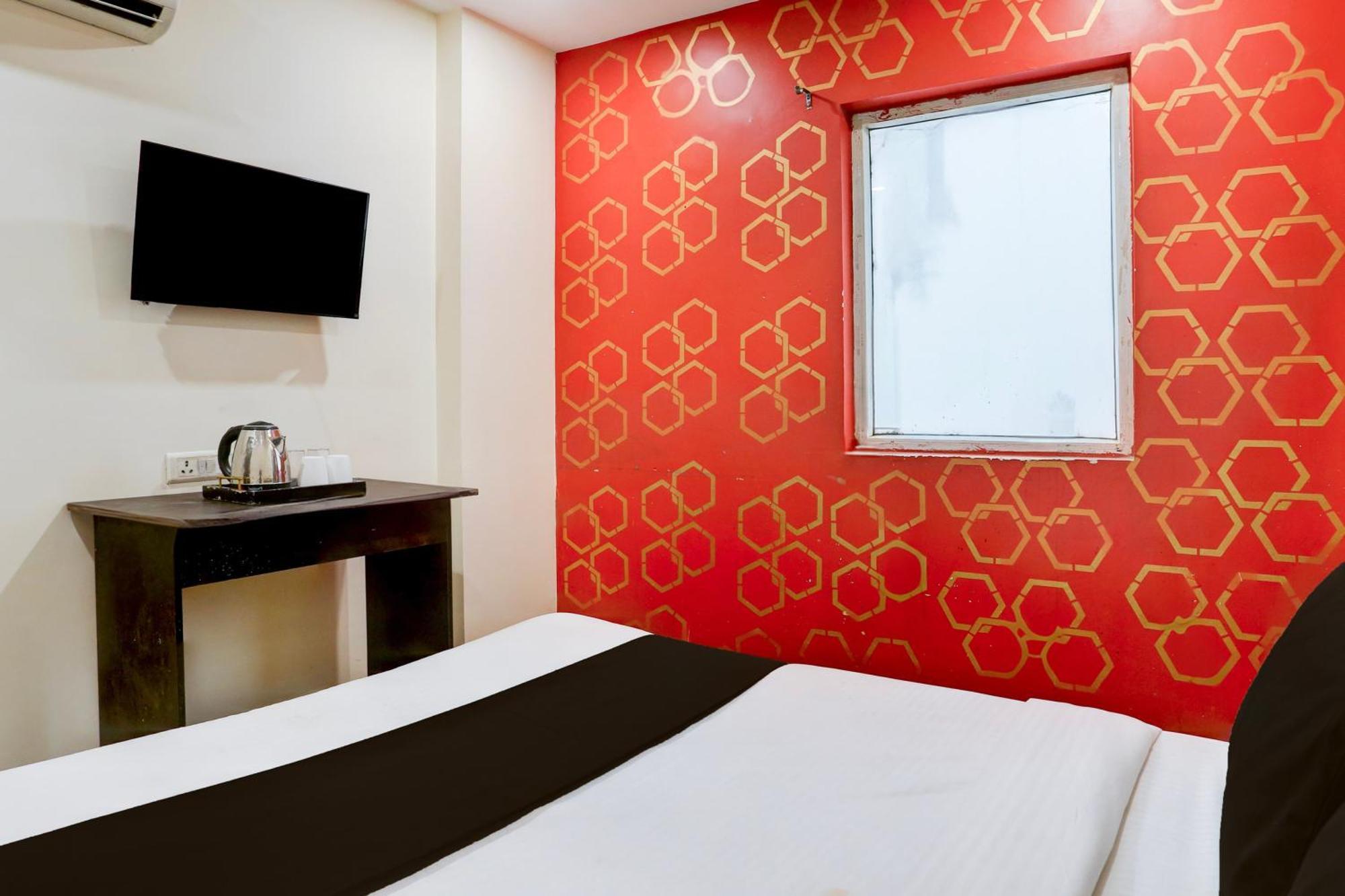Super Hotel O S J Residency 德里 外观 照片